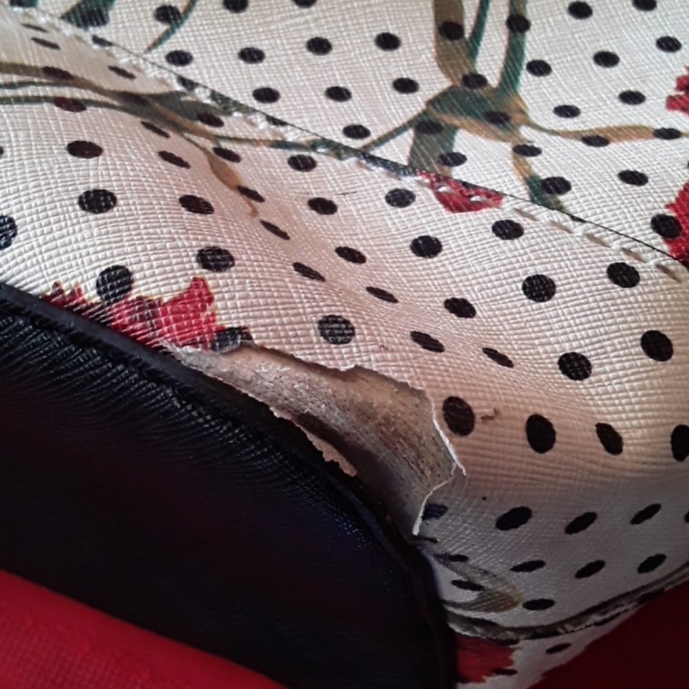 Guess Tote - Picture 7 of 11